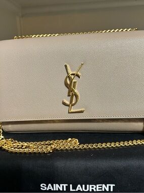 AUTHENTIC KATE IN GRAIN DE POUDRE EMBOSSED LEATHER
DARK BEIGE - MEDIUM